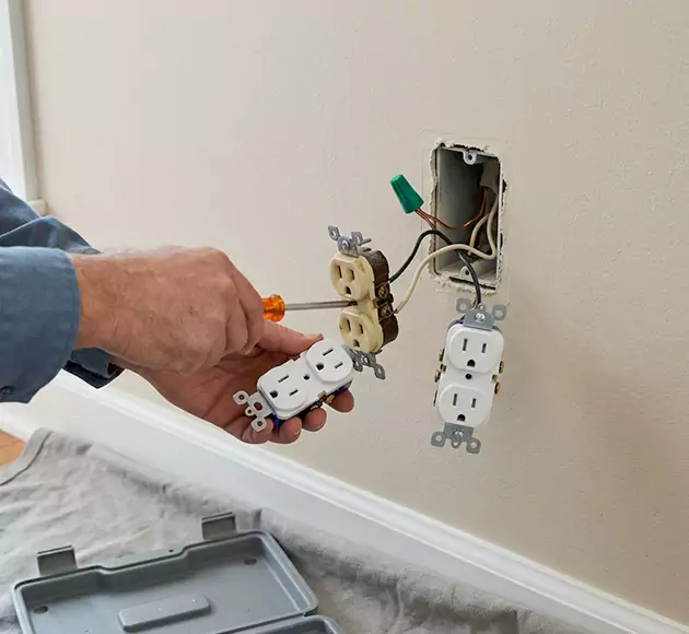 Professional Outlet Replacement: Your Local Swap-Out Team in West Des Moines, IA